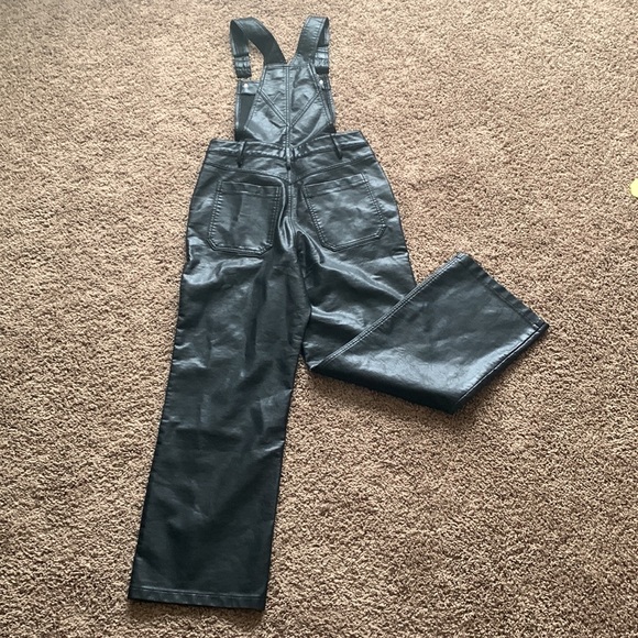 Avec les filles faux leather overalls - Picture 5 of 5
